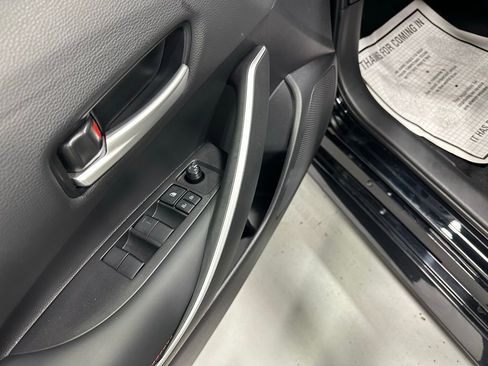 Used 2025 Toyota Corolla SE image 9