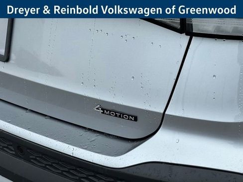 New 2026 Volkswagen Taos SE image 11