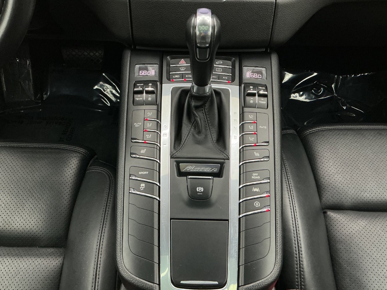 Used 2018 Porsche Macan AWD/4WD image 36