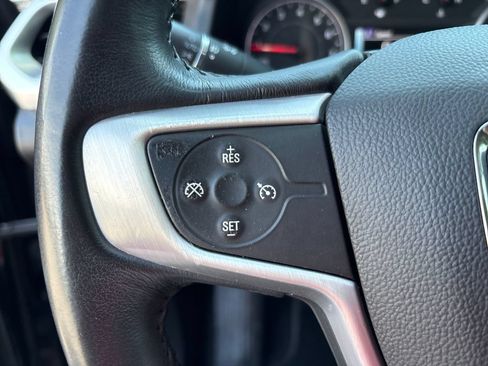 Used 2018 GMC Acadia SLT FWD image 18