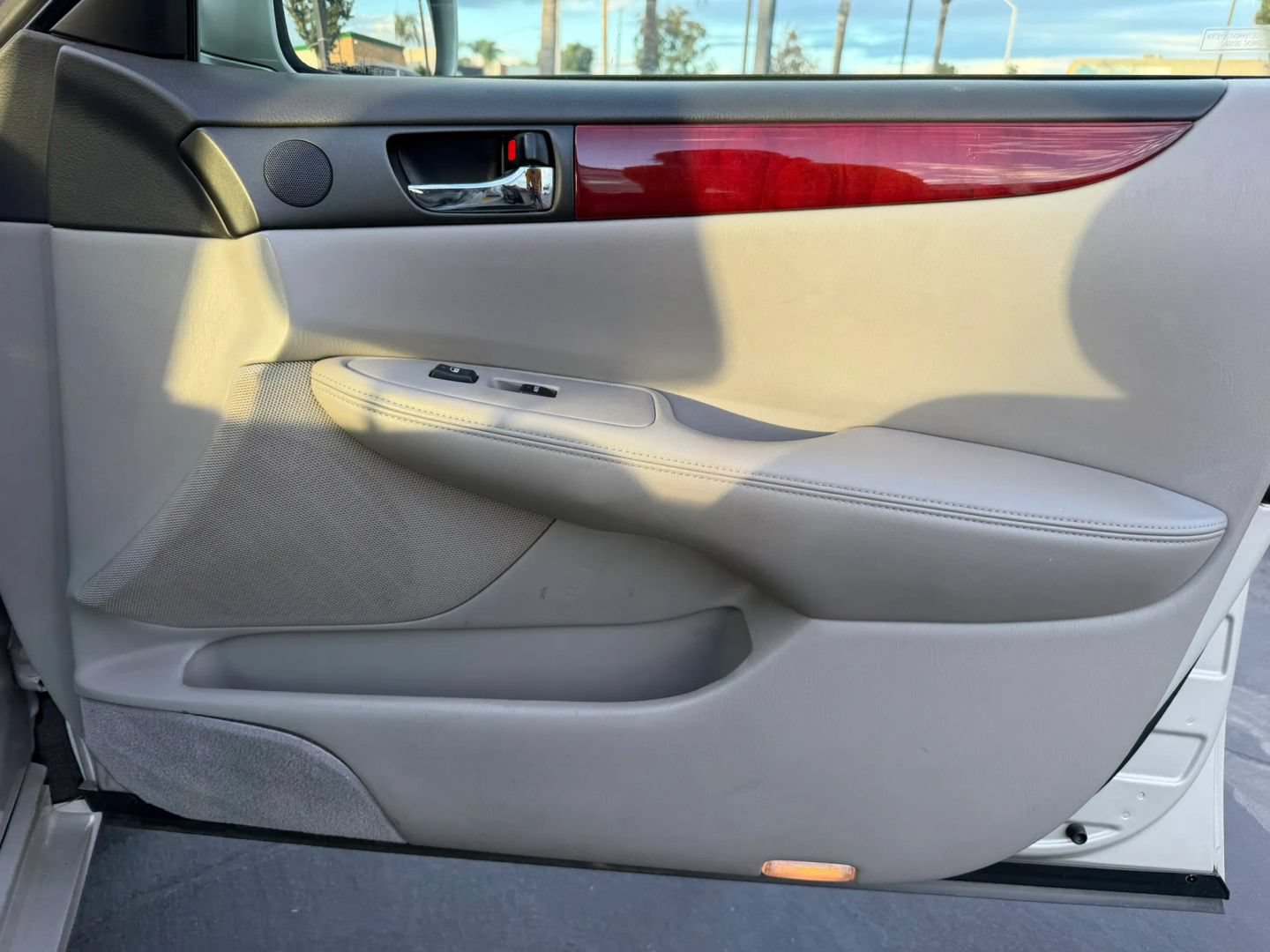 Used 2003 Lexus ES 330 w/ Premium Pkg FWD image 16