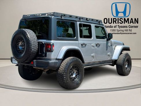Used 2020 Jeep Wrangler Unlimited Sahara AWD/4WD image 3