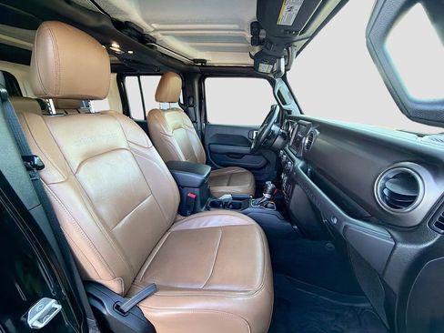 Used 2020 Jeep Wrangler Unlimited Rubicon w/ Dual Top Group image 15