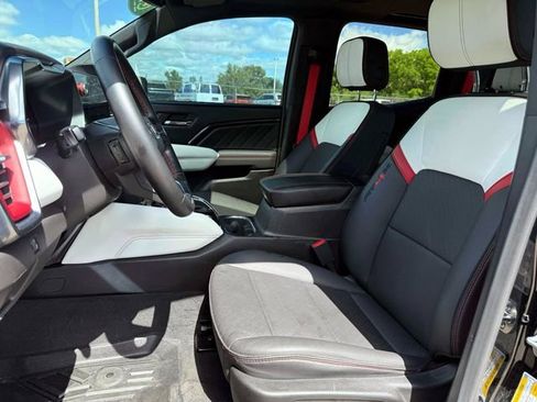 Used 2024 GMC Canyon AT4X AWD/4WD image 18