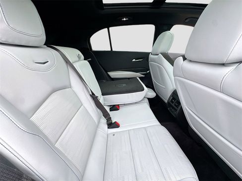 Used 2024 Cadillac XT4 Sport image 26