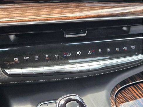 Certified 2024 Cadillac Escalade Premium Luxury AWD/4WD image 29