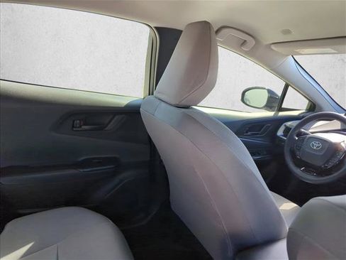 Used 2024 Toyota Prius LE FWD image 21