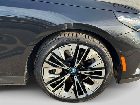 Certified 2025 BMW i5 xDrive40 w/ Premium Package image 8