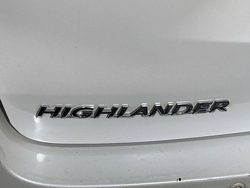 Used 2016 Toyota Highlander Limited Platinum image 25