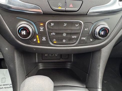 Used 2024 Chevrolet Equinox LT image 28