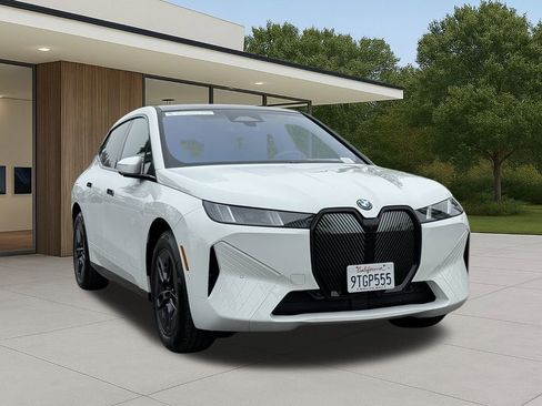 Used 2026 BMW iX xDrive45 w/ Premium Package image 4