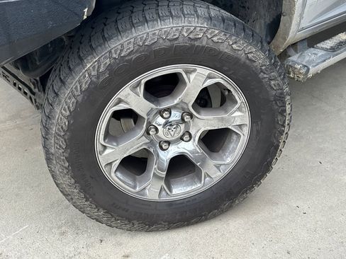 Used 2017 RAM 1500 Laramie w/ Convenience Group image 8