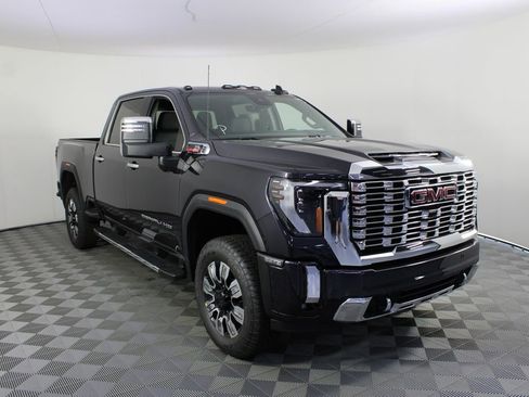 New 2026 GMC Sierra 2500 Denali w/ Denali Reserve Package AWD/4WD image 31