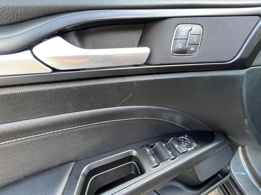 Used 2019 Ford Fusion Titanium AWD/4WD image 10