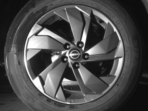 Used 2025 Nissan Rogue SV image 15