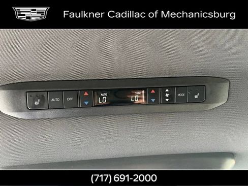 Used 2023 Toyota Sienna Platinum AWD/4WD image 21
