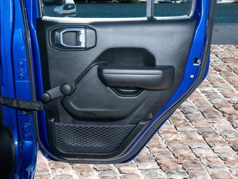 Used 2018 Jeep Wrangler Unlimited Sport image 13