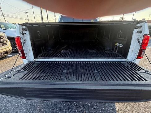 Used 2019 Ford F150 XLT w/ Equipment Group 302A Luxury AWD/4WD image 18