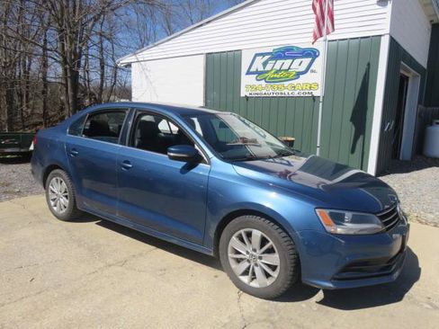 Used 2015 Volkswagen Jetta SE image 2