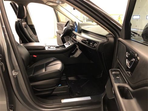 Used 2023 Lincoln Aviator AWD w/ Premium Package image 39
