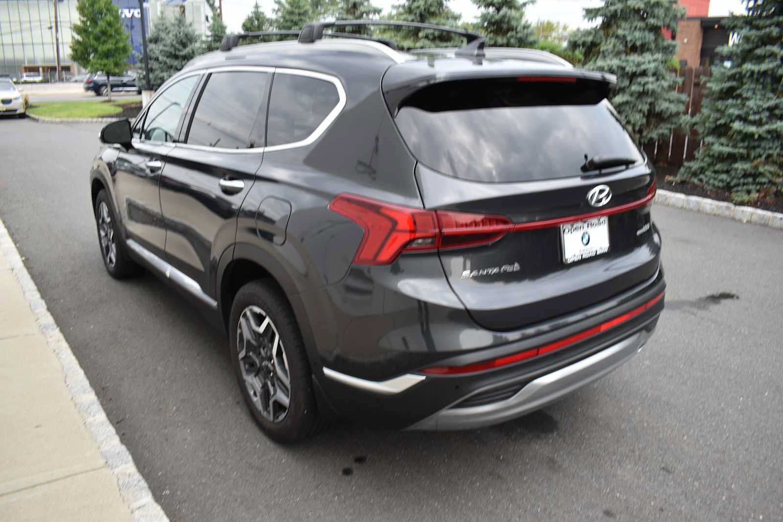 Used 2022 Hyundai Santa Fe Limited w/ Cargo Package AWD/4WD image 8