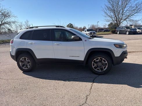 Used 2019 Jeep Cherokee Trailhawk w/ Cold Weather Group image 5