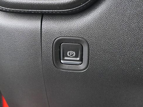 Used 2022 GMC Sierra 1500 Elevation image 14