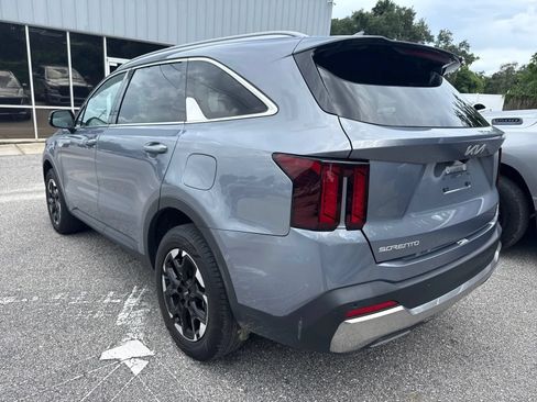 Used 2024 Kia Sorento S AWD/4WD image 11