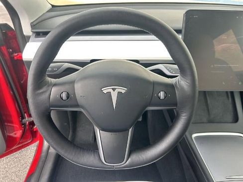 Used 2022 Tesla Model Y Long Range AWD/4WD image 24