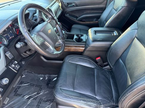 Used 2018 Chevrolet Suburban LS w/ All-Season Package RWD image 12