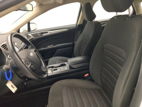 Used 2020 Ford Fusion SE FWD image 17
