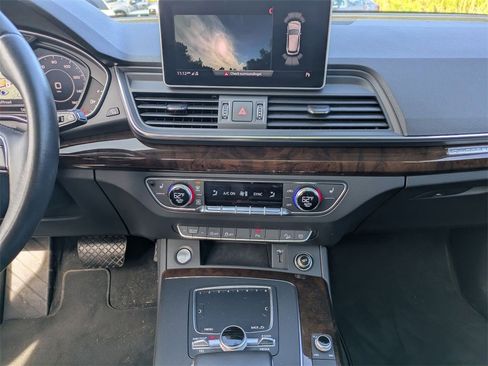Used 2019 Audi Q5 2.0T Premium Plus w/ Premium Plus Package image 32