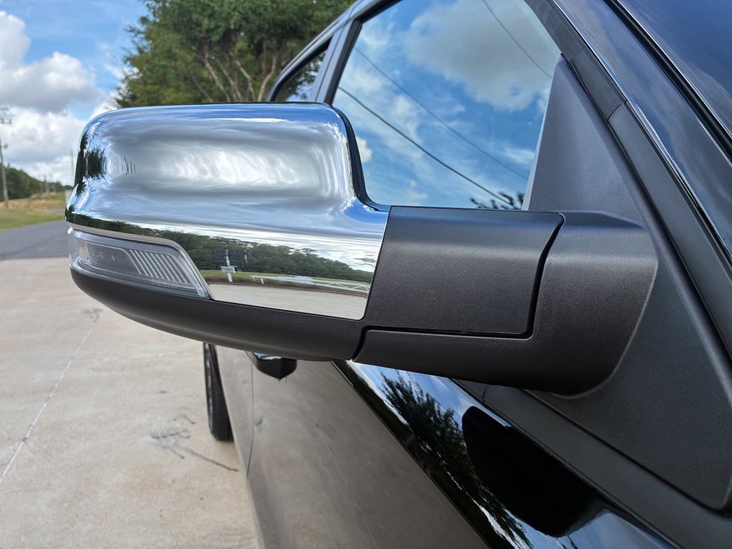 Used 2026 RAM 1500 Laramie AWD/4WD image 5