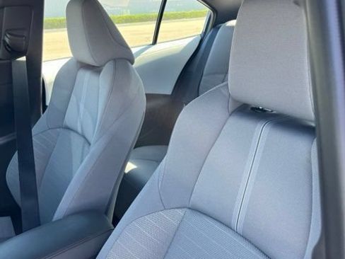 Used 2025 Toyota Corolla SE FWD image 11
