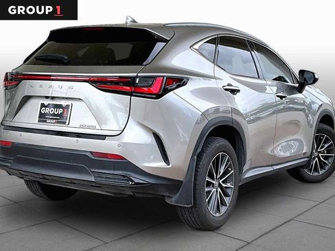 Used 2024 Lexus NX 250 FWD image 11