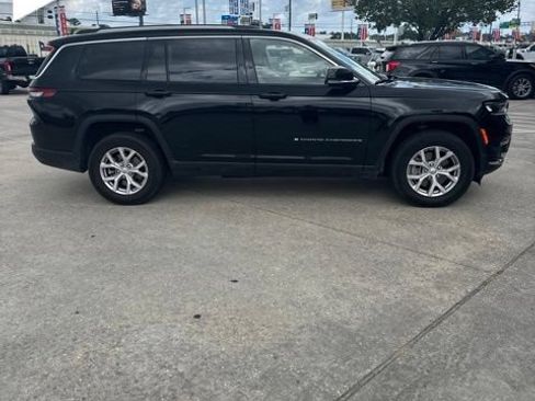 Used 2022 Jeep Grand Cherokee L Limited RWD image 3