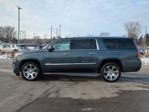 Used 2019 Cadillac Escalade ESV Luxury image 5