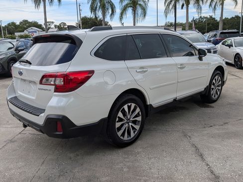 Used 2018 Subaru Outback 2.5i Touring w/ Popular Package #3 AWD/4WD image 4