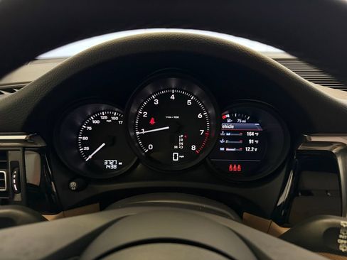Certified 2026 Porsche Macan AWD/4WD image 21