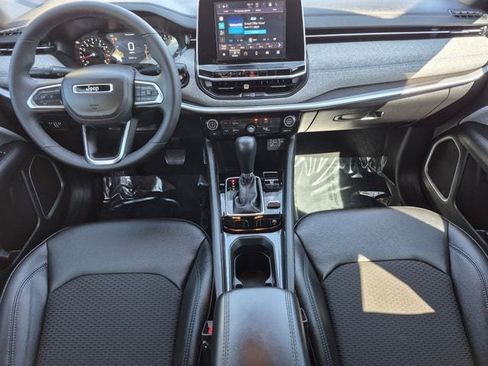 Used 2025 Jeep Compass Latitude AWD/4WD image 20