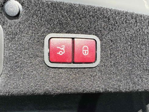 Used 2019 Mercedes-Benz S 560 Sedan image 11