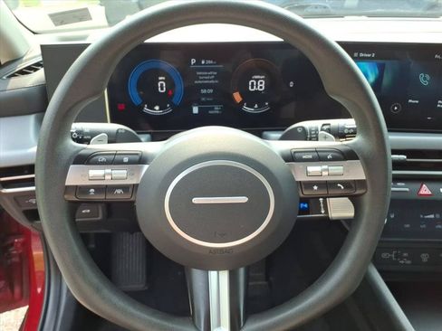 Used 2025 Hyundai Sonata SEL FWD image 28