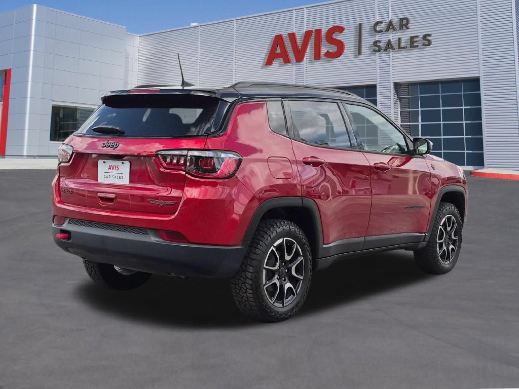 Used 2025 Jeep Compass Trailhawk AWD/4WD image 6