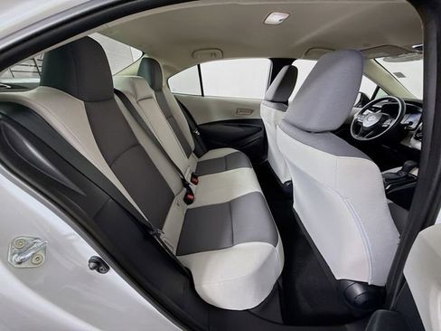 Certified 2025 Toyota Corolla LE image 28