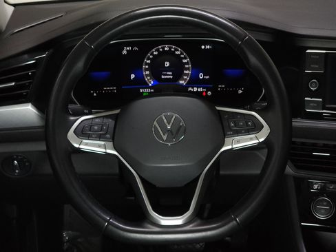 Used 2022 Volkswagen Jetta SE w/ Panoramic Sunroof Package image 24