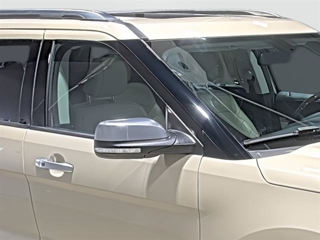 Used 2018 Ford Explorer Platinum AWD/4WD image 16