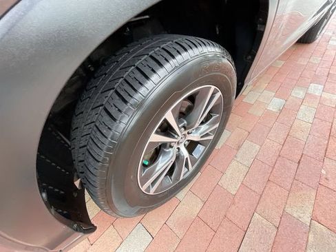 Used 2018 Toyota Highlander LE FWD image 28