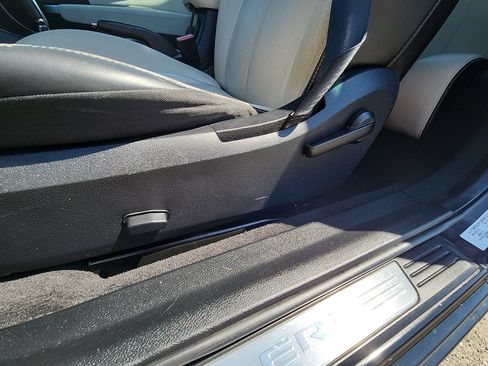 Used 2013 Chrysler 200 Limited FWD image 14