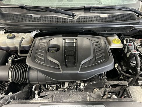 Used 2024 Jeep Wagoneer Series II AWD/4WD image 32