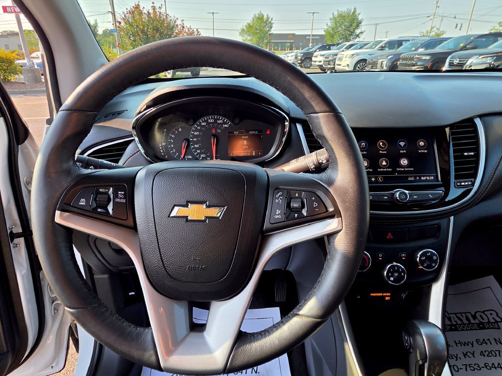 Used 2022 Chevrolet Trax LT w/ LT Convenience Package FWD image 15